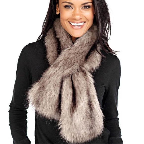 NWOT Faux Fur Pull Through Champagne Blush Scarf - Picture 1 of 10